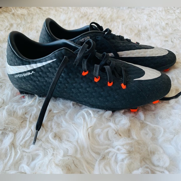 Nike HyperVenom Cleats - Picture 2 of 6